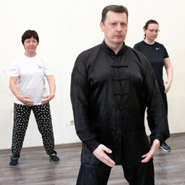 Суставная гимнастика цигун в зале
